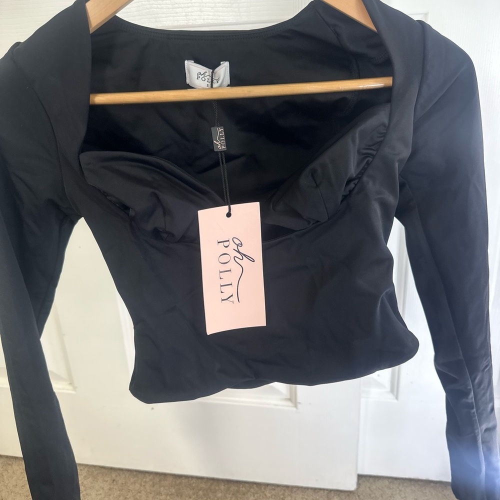Oh Polly Black Long-Sleeve Cutout Crop Top - Picture 3 of 3